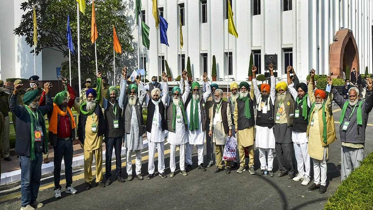 रणनीति तय करने के लिए किसानों की बैठक आज